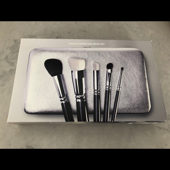 Merle Norman Makeup Set Of 5 Brushes In Case Poshmark